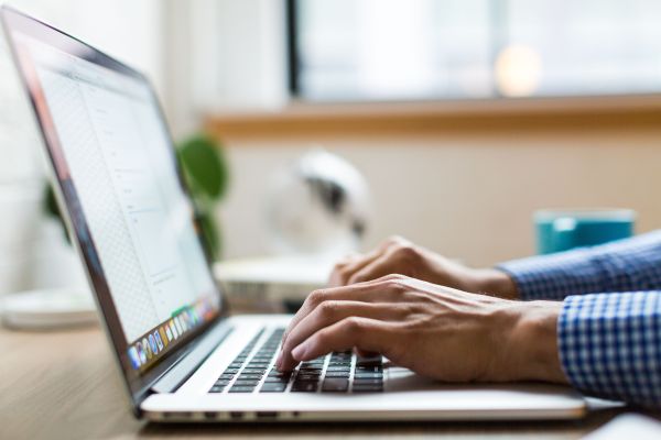 Choisir un curateur en Suisse : guide pour un soutien efficace